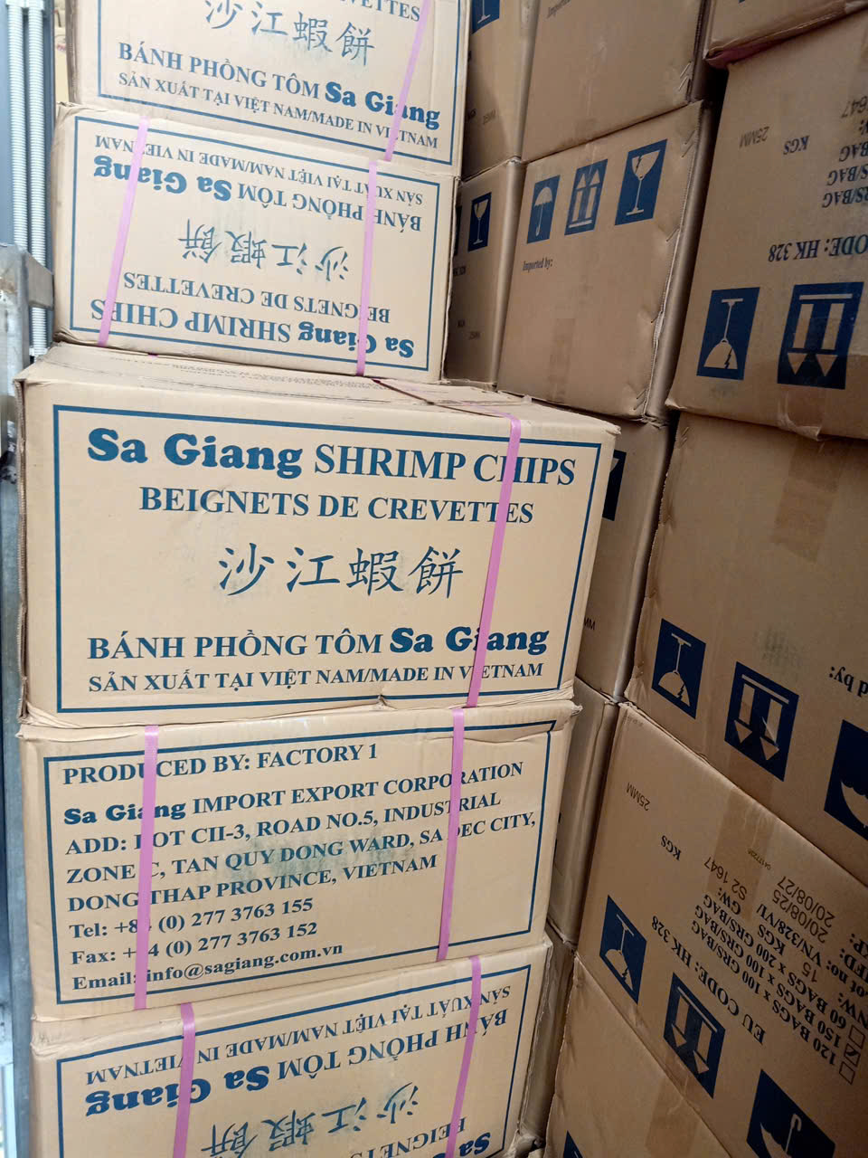 Bánh phồng tôm Sa Giang tại kho Đồng Bằng